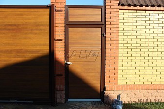 Калитка алюминиевая ALV: каркас из алюминия, облицовка - декоративный алюминиевый профиль "золотой дуб". &mdash; ALV